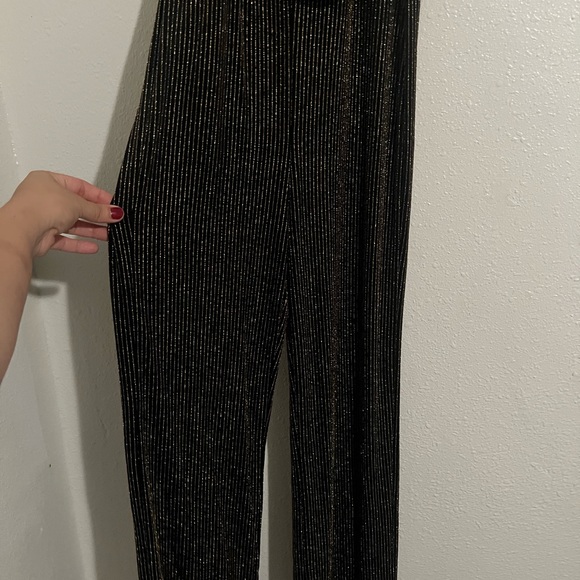 Elegant Black and Gold jumpsuit - Picture 2 of 3